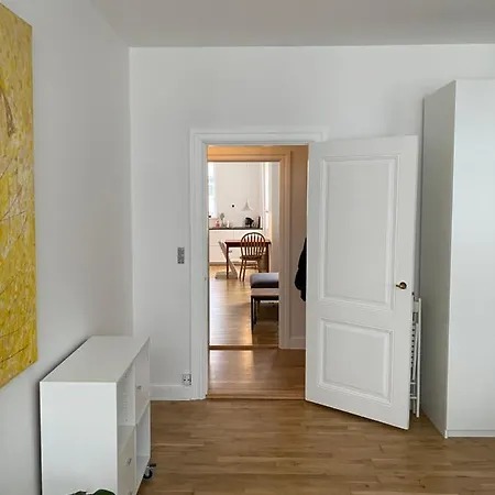 Lägenhet Lys Lejlighed I Centrum Af Kobenhavn